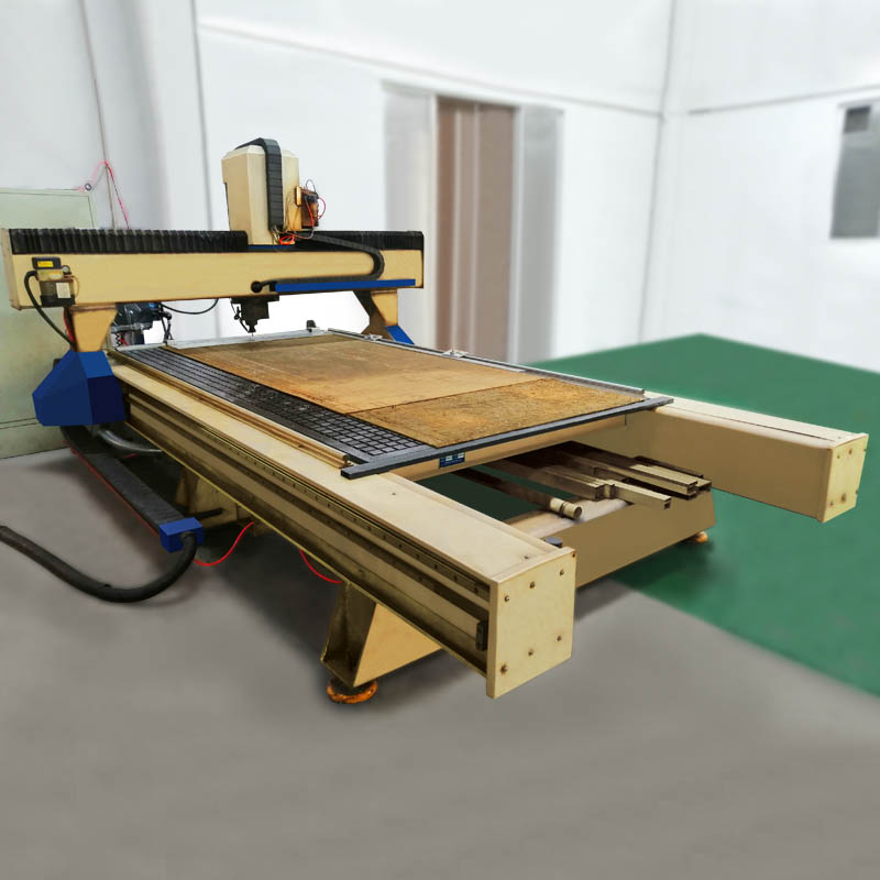 激光雕刻机是用于在铝板上根据设计图纸雕刻出具有穿透力的图案或文字