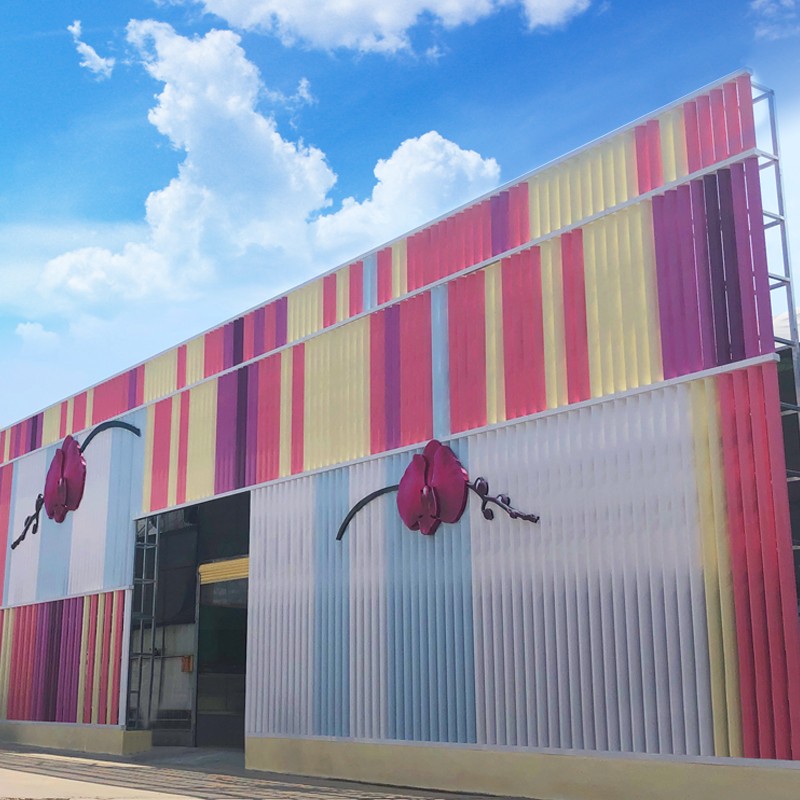 Grelhas de aerofólio coloridas para decoração de edifícios