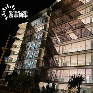 Fachada Artística Curva de Alumínio