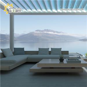 Pérgula com persianas de 3X3m com controle manual econômico