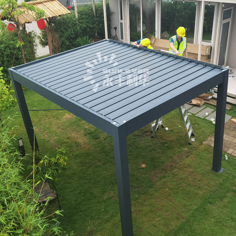 Automatic Louvered Roof System Create a Relaxing Outdoor Traveling Place