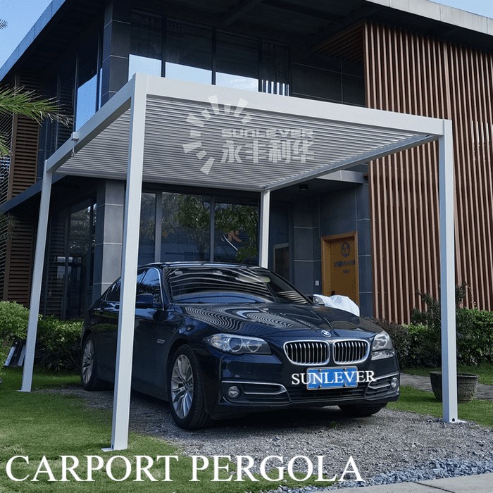 Multifunctioneel gebruik van de pergola, als feestluifel of carport