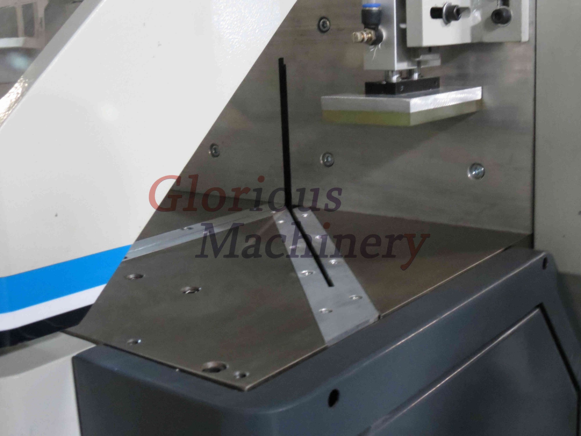 Aluminum Profile CNC Double Head Cutting Machine