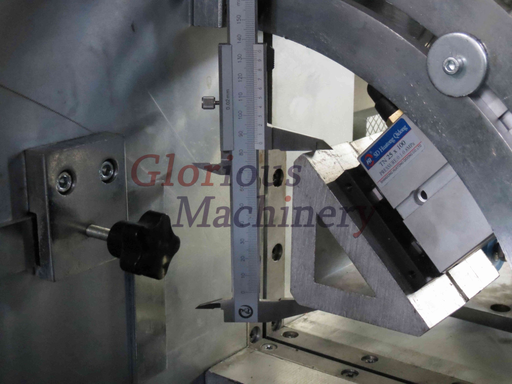 Aluminum CNC Connector Cutting Saw Machine