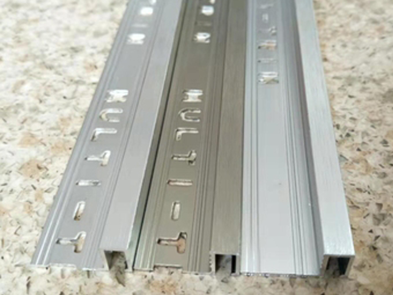 Accessori in vinile per pavimenti in alluminio