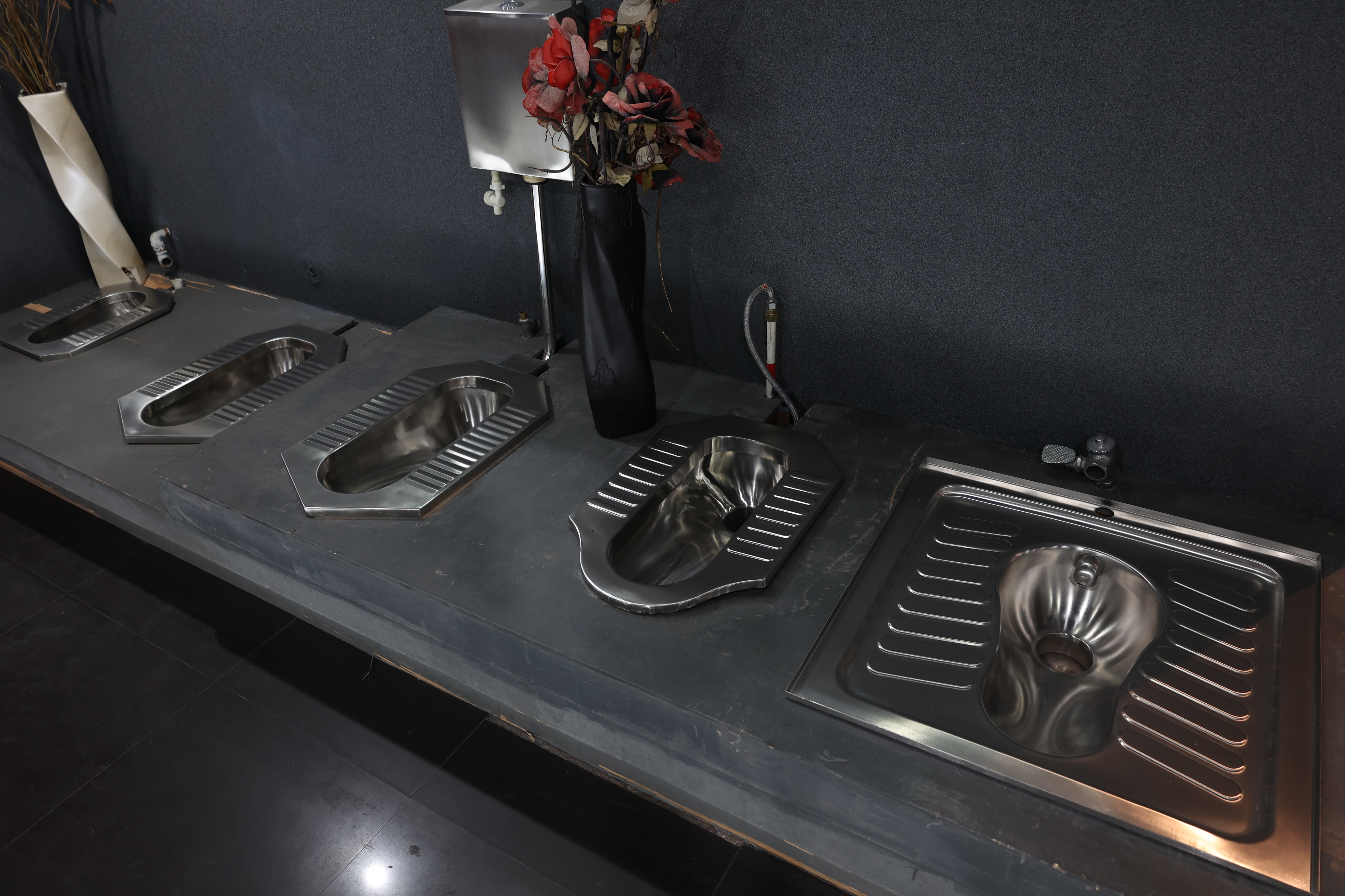 Introduction of stainless steel squatting pan