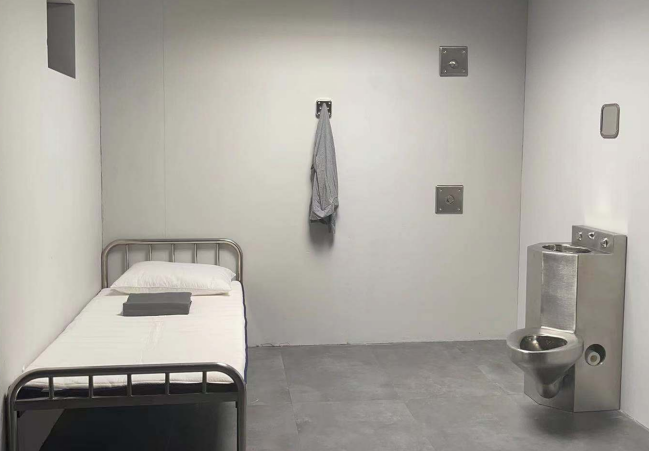 How to choose stainless steel toilets in public places？