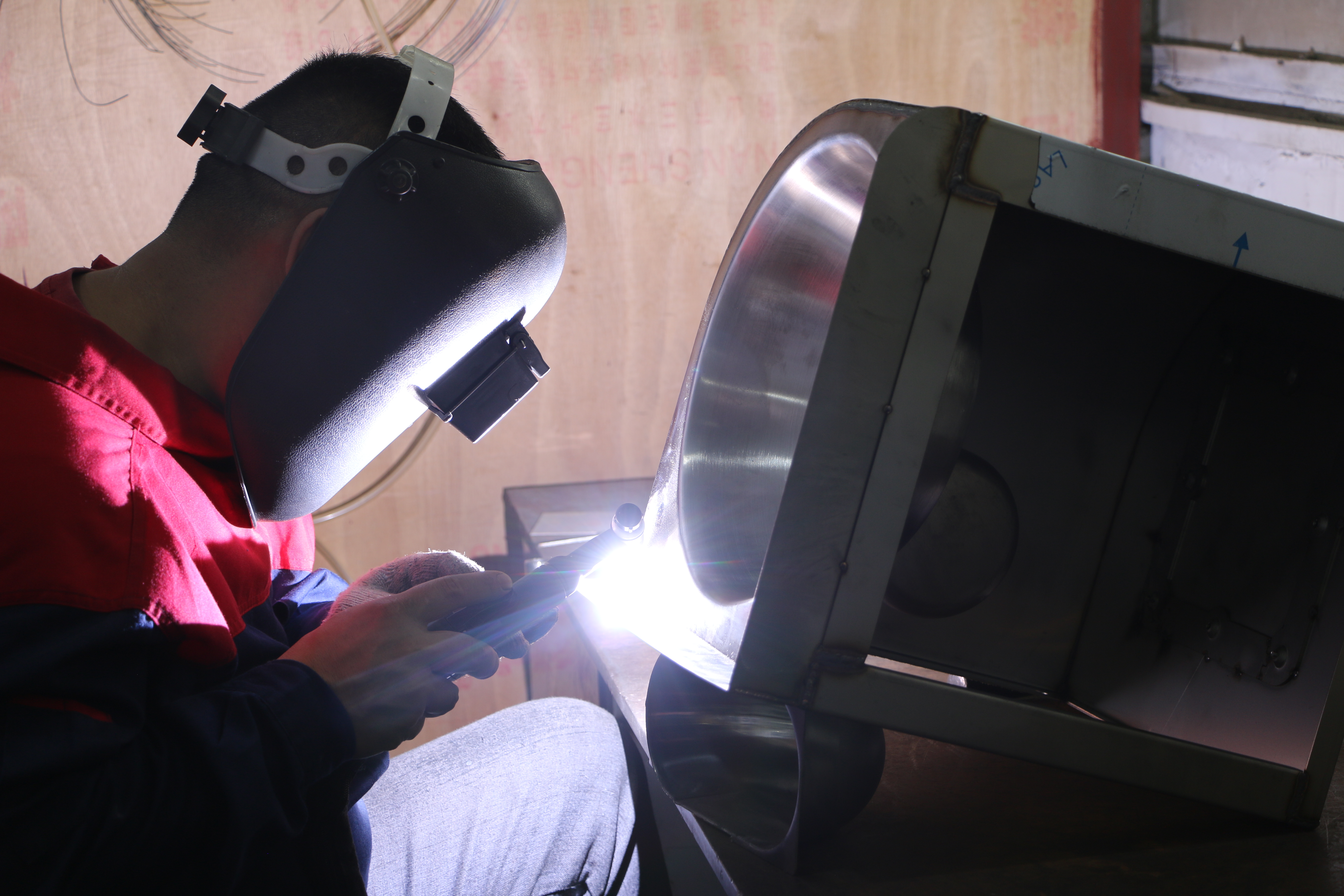 Manufacturing process of stainless steel prison wc toilets