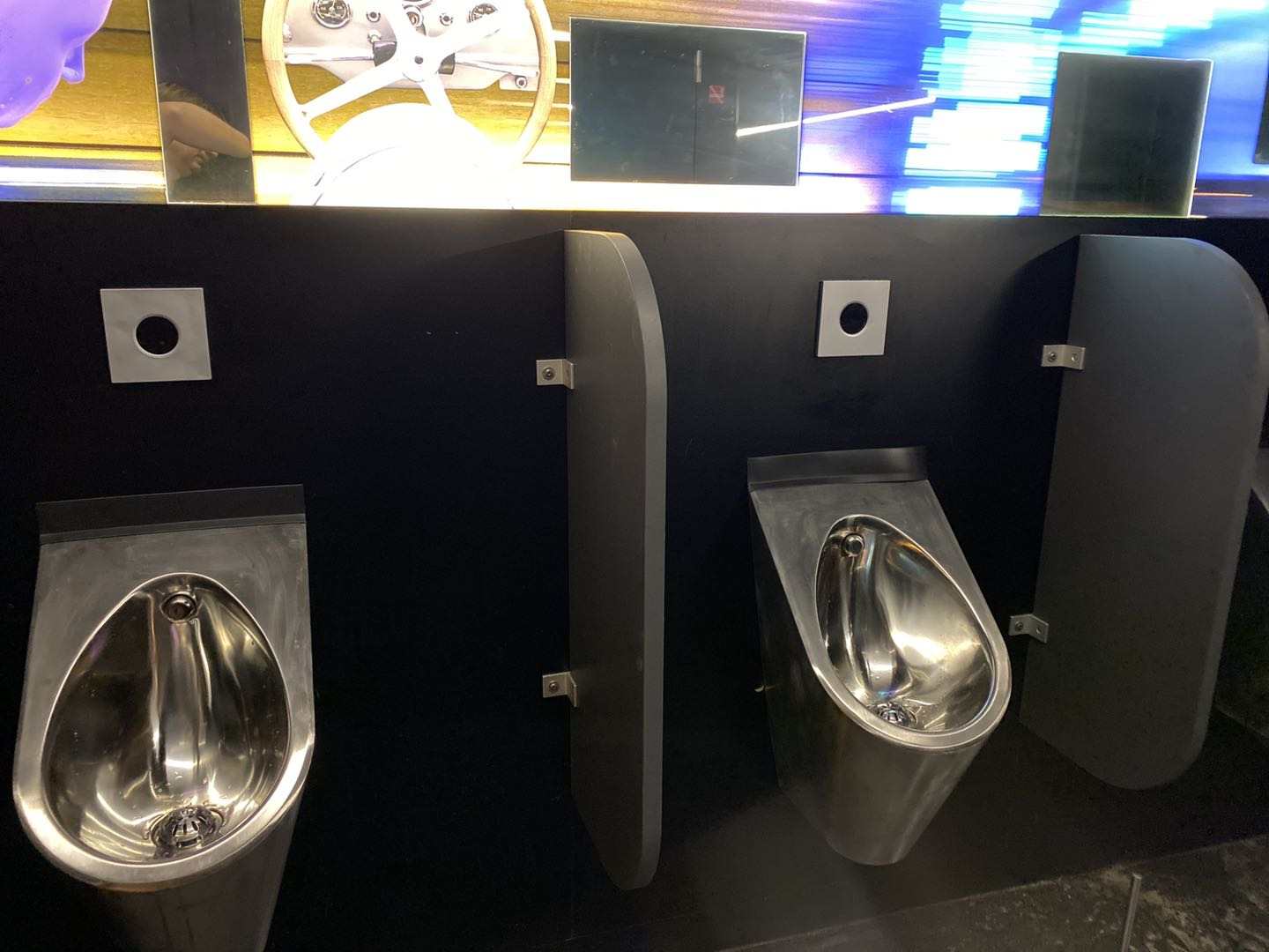 The stylish and practical choice:stainless steel toilet for nightclubs