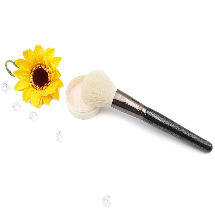 Factory direct fashion personality large wooden handle loose powder makeup brush
