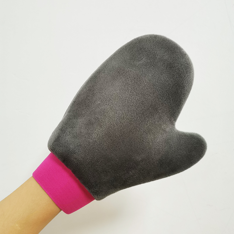 Китай Бархатная бархатная перчатка для загара Black Plan с удалением волокон для самостоятельного нанесения, производитель