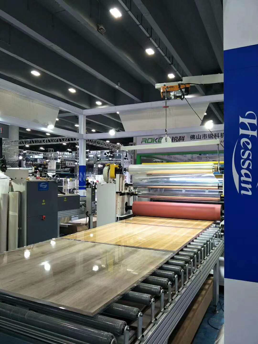 Mesin laminating panel PET PUR transparan mengkilap tinggi