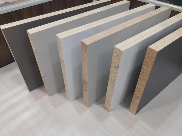 What is the material of cabinet pet board? What are the characteristics?