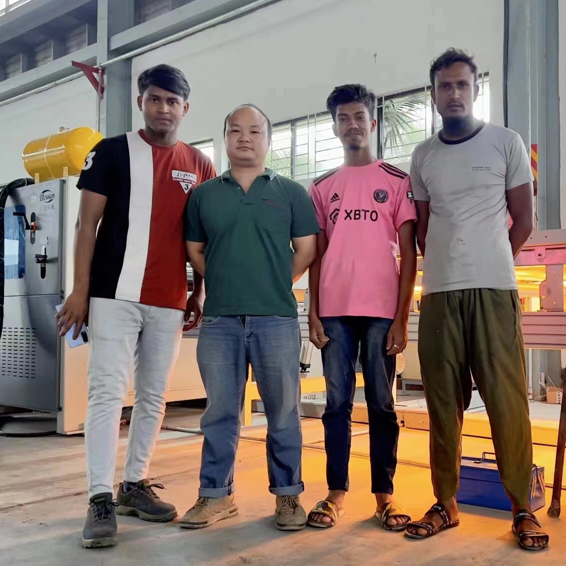 Bày tỏ lòng biết ơn: Cảm ơn khách hàng đã tin tưởng sản phẩm của chúng tôi