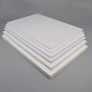 Máy cán phẳng tấm xốp để dán lớp da chống cháy để cải thiện hiệu suất an toàn