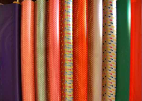 Sự kết hợp hoàn hảo giữa nhựa PVC và máy ép phẳng keo lạnh: Tạo ra các tấm có mật độ cán hiệu quả