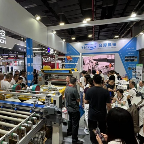 Gaano katanyag ang aming PUR flat-lamination equipment sa CBD FAIR