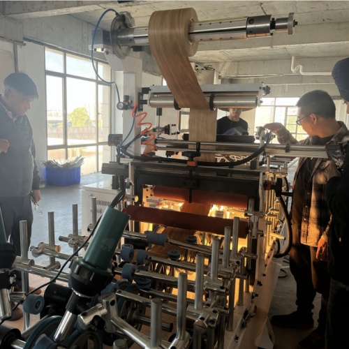 Tham quan nhà máy đang sử dụng máy quấn màng PUR của chúng tôi