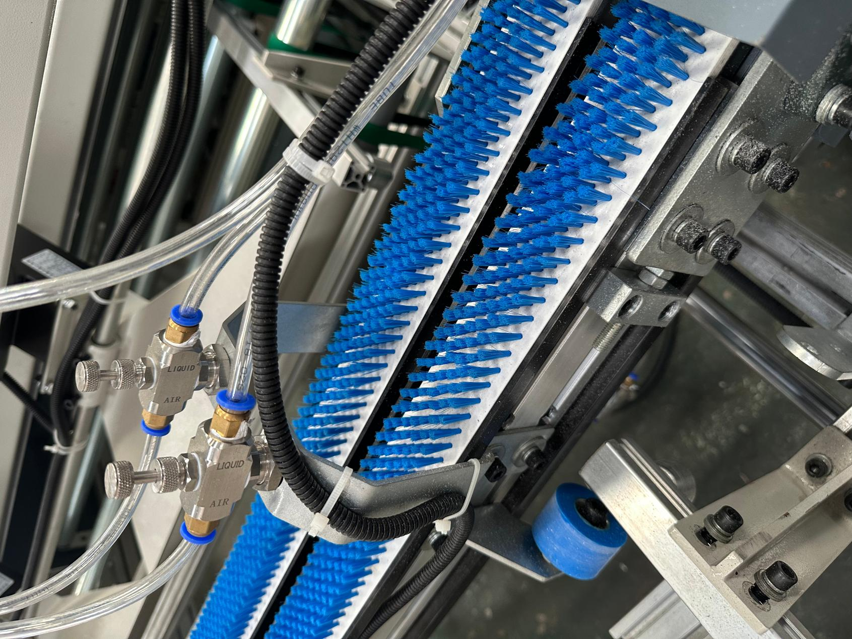 Double-sided Brush Cleaning Machine Double-sided Brush Cleaning Machine