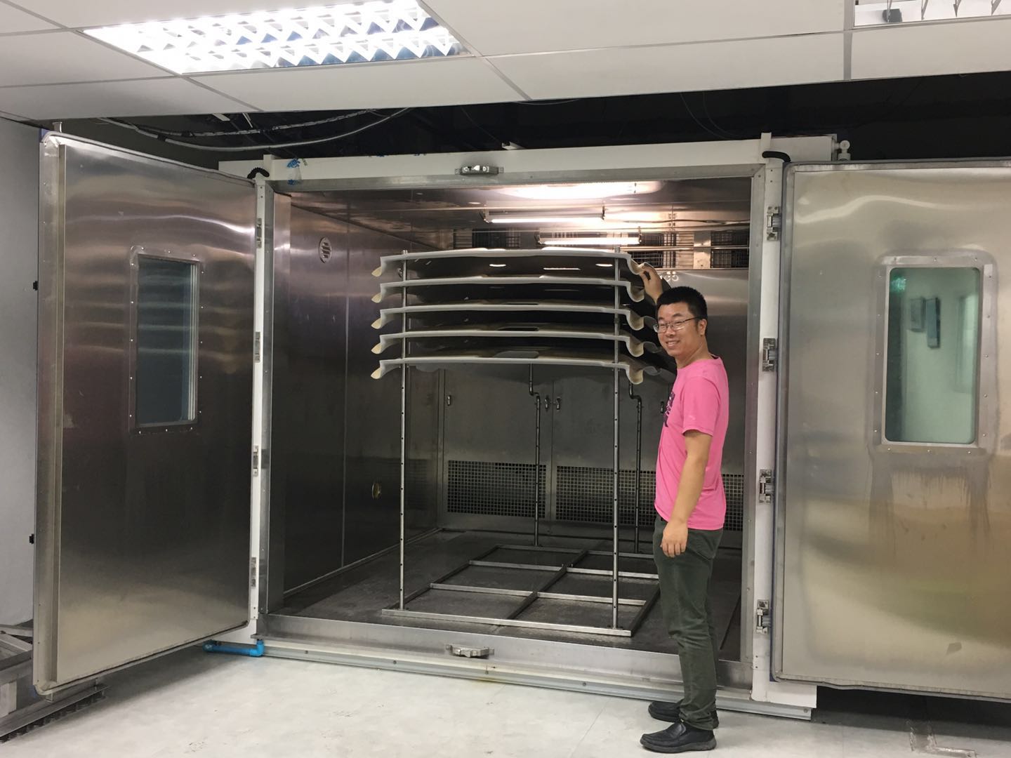 Huanrui abgeschlossen den Weg in konstanter Temperatur und Luftfeuchtigkeit Kammer Projekt für US-Kunden