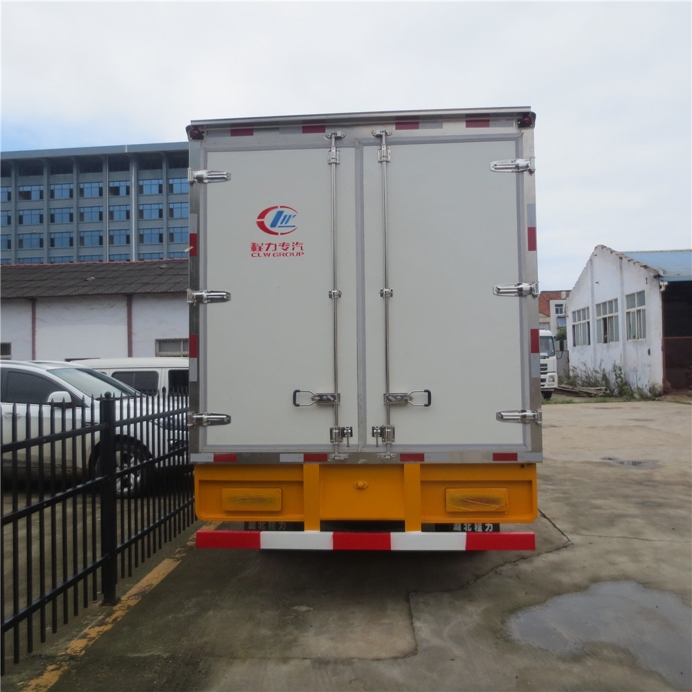 4 ton refrigerated freezer truck