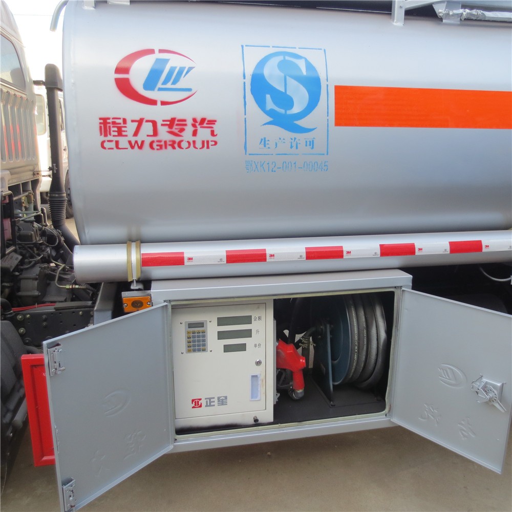 Китай Нефтяной танкер Dongfeng 8000 литров, производитель