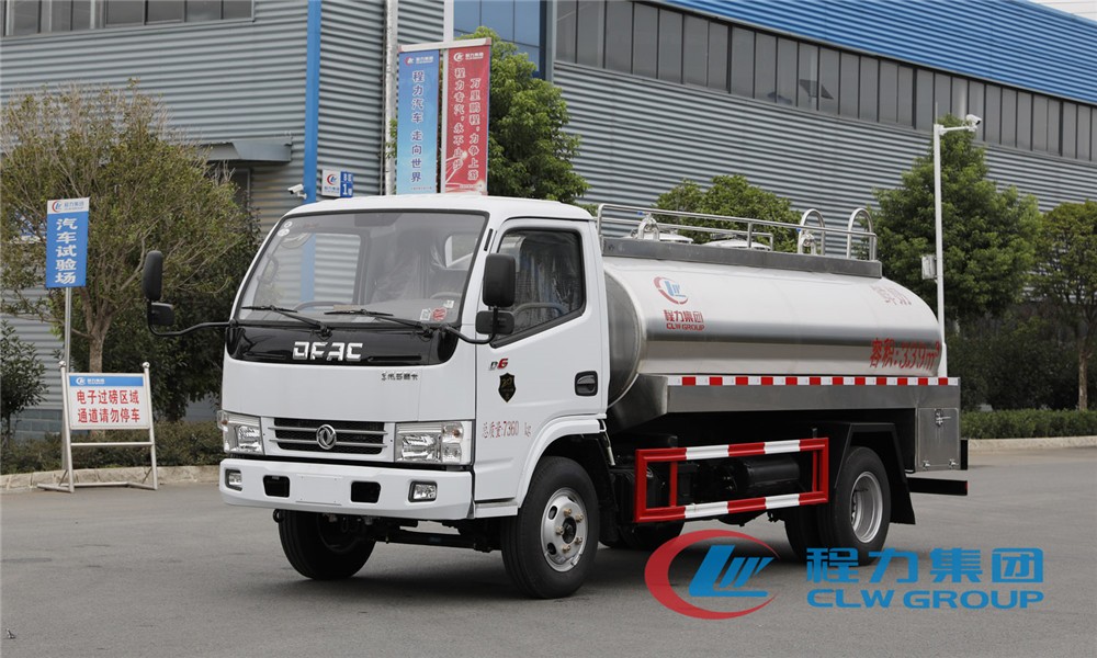 Dongfeng 5000 Liters Milk Truck