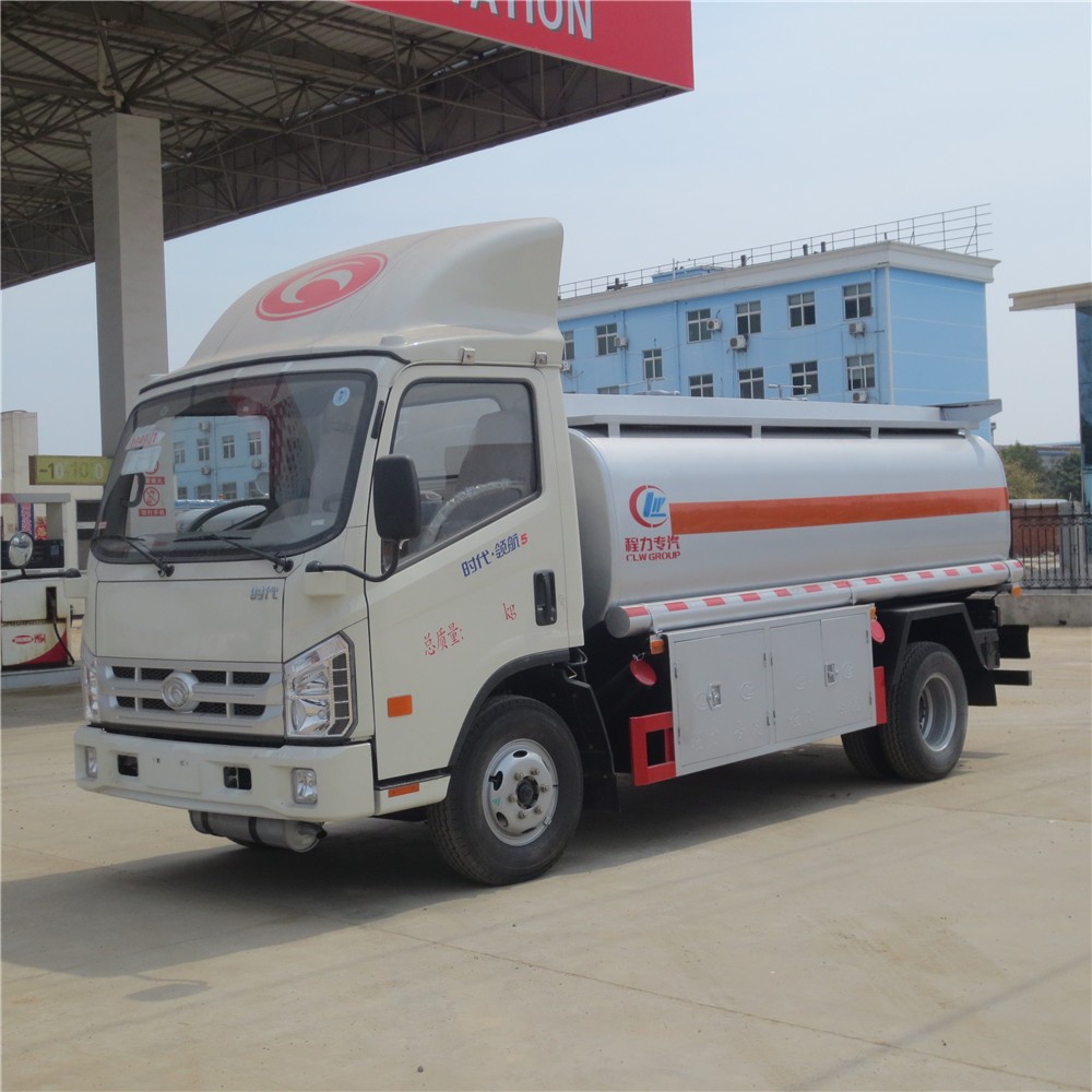 Китай Грузовик с топливным баком на 3000 литров Forland, производитель