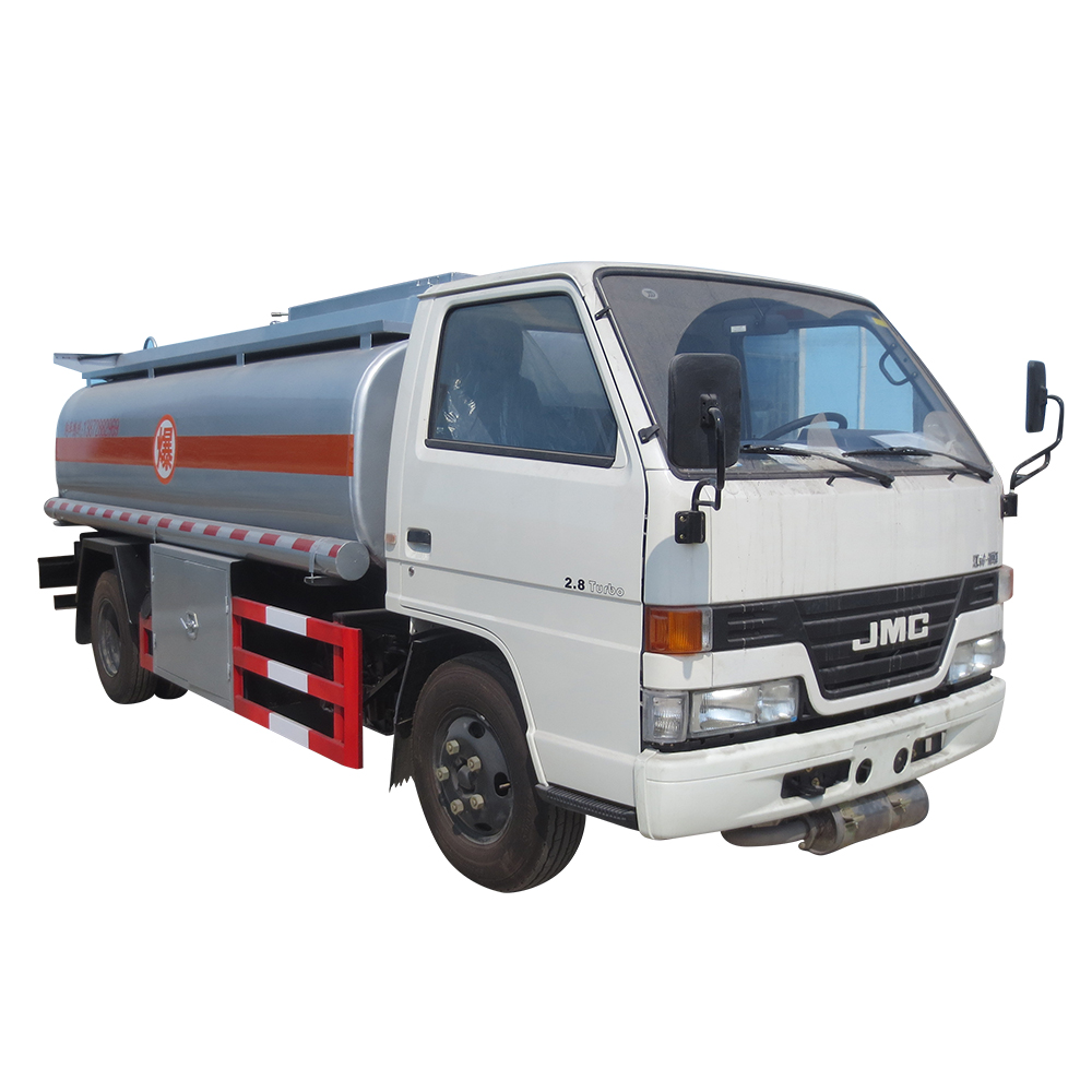 5000 liters fuel tanker truck