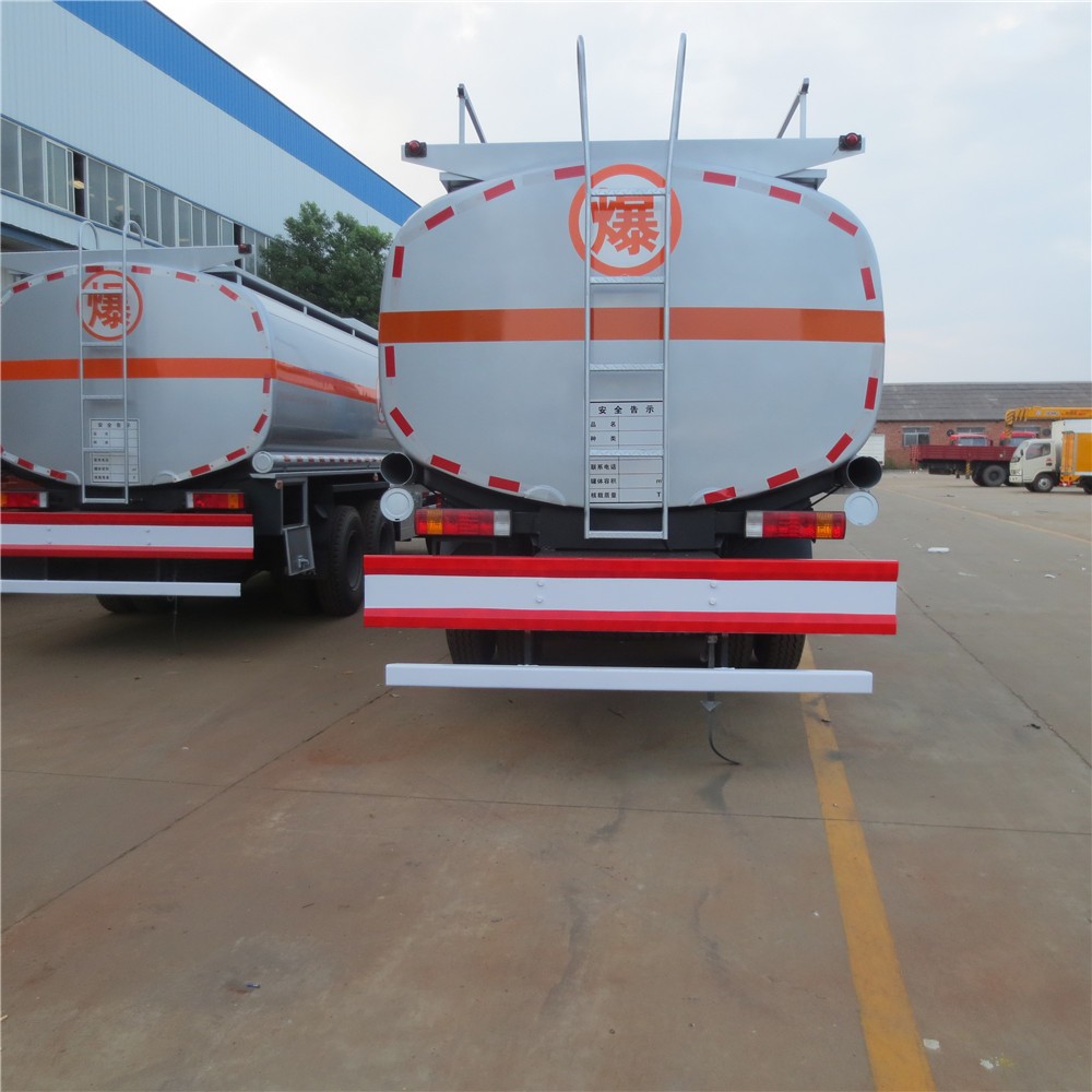 Китай Топливный танкер Dongfeng на 30000 литров, производитель