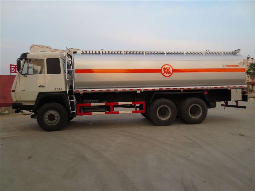 Китай Нефтяной танкер Shacman 5000 галлонов, производитель