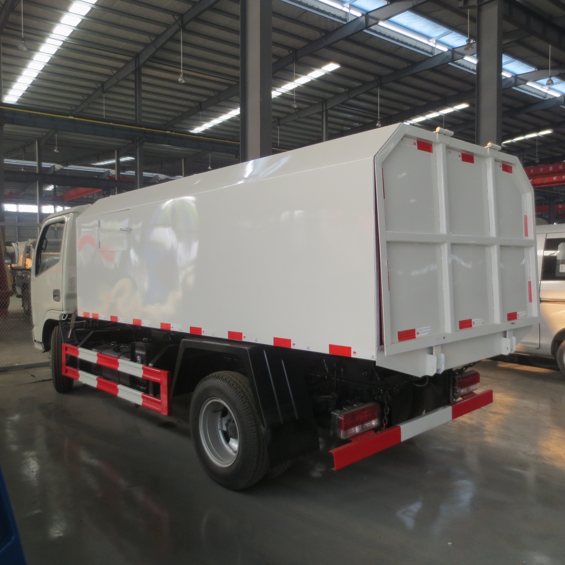 Dongfeng 4 M3 Refuse Collection Truck