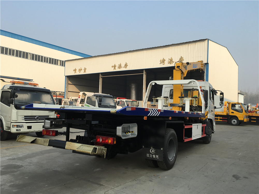 dongfeng rollback truck with crane