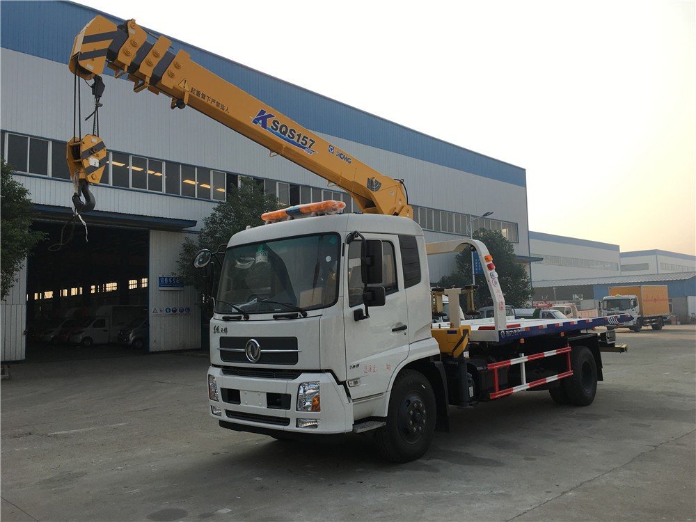 Dongfeng 6 Ton Rollback Truck With Crane
