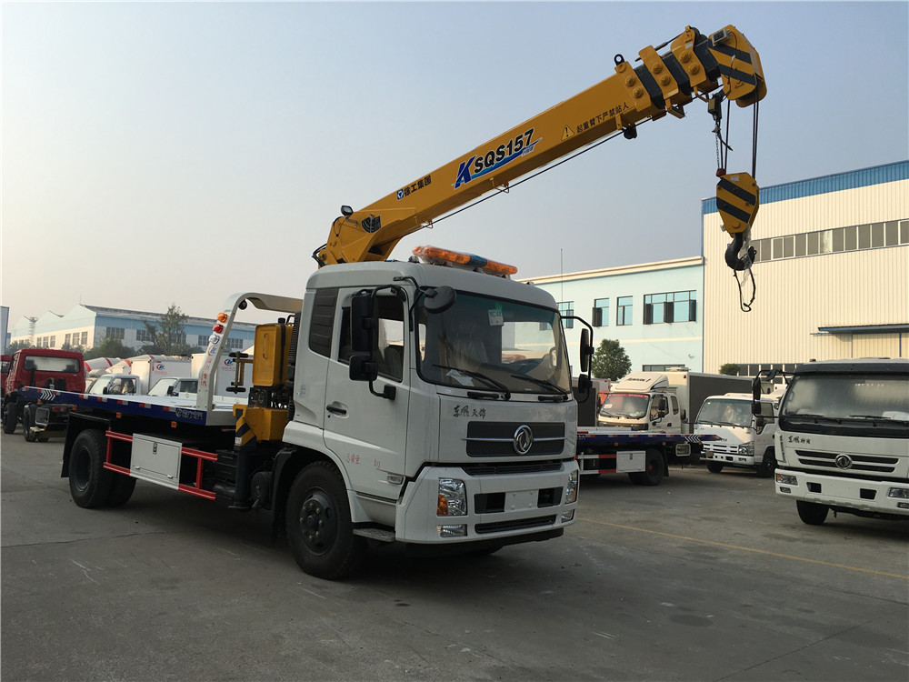 crane wrecker towing equipmen