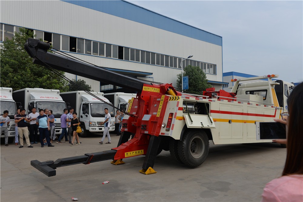 Китай Faw 12-тонный автопогрузчик с подъёмником, производитель