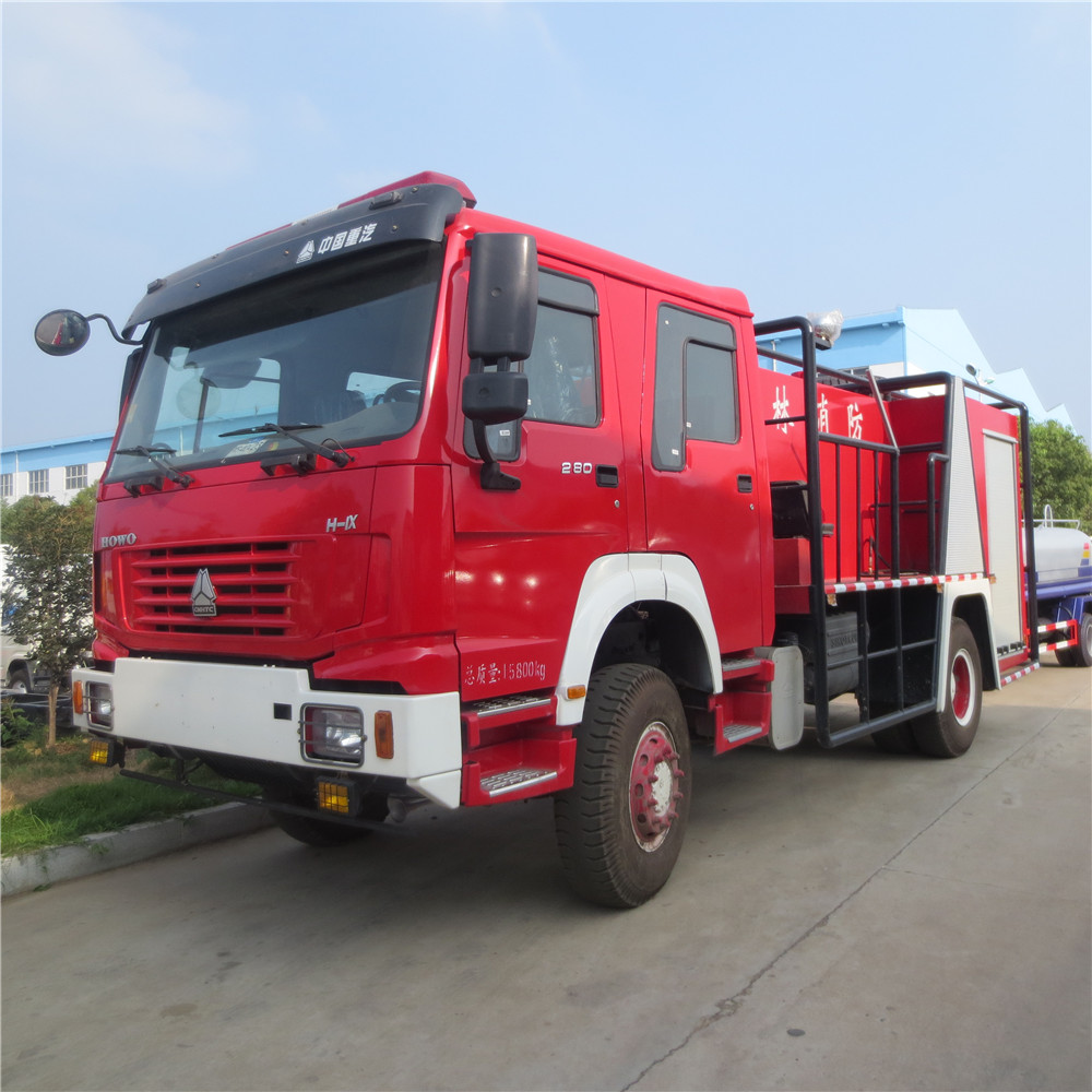 Caminhão de bombeiros florestal de 8 cbm