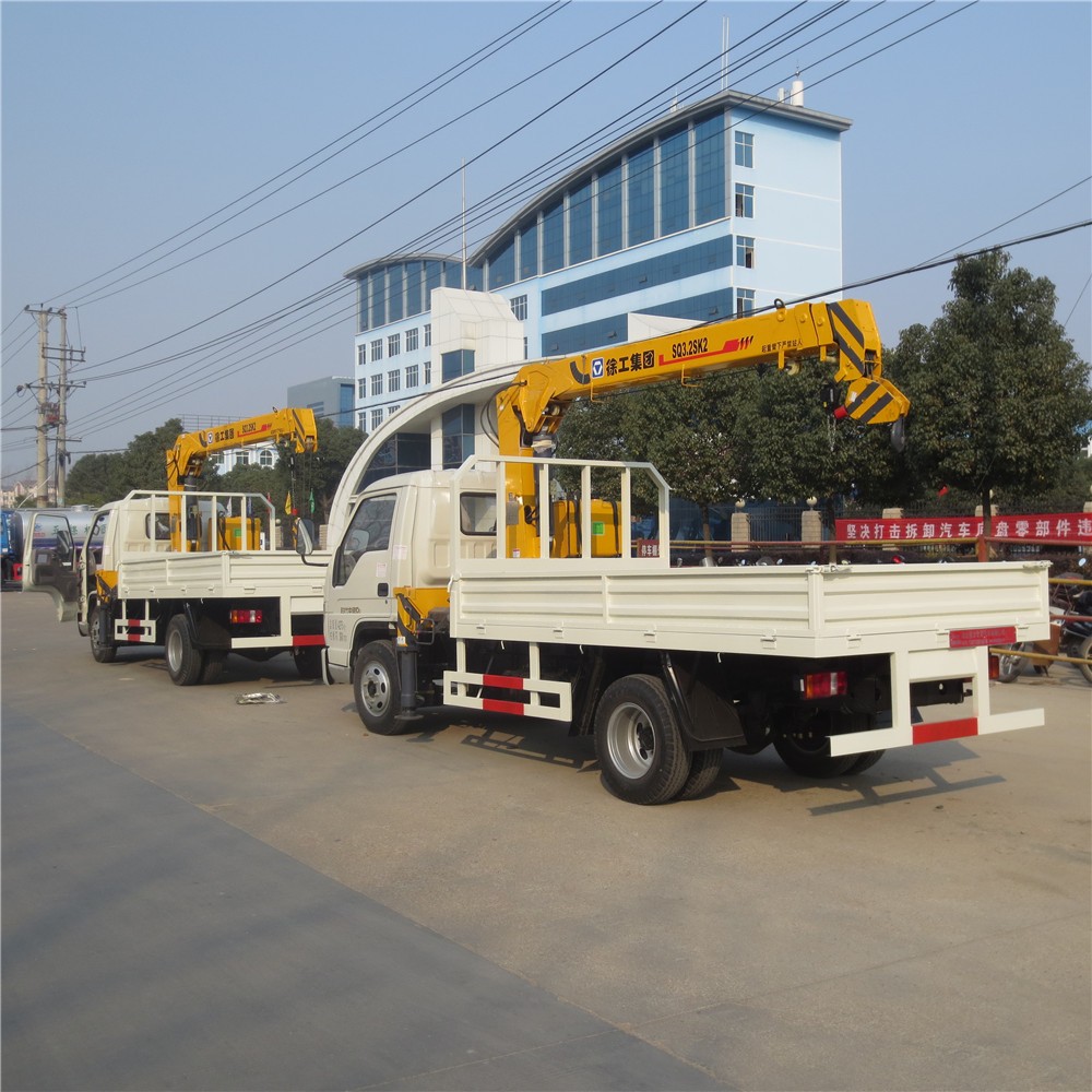 Forland 2 Ton Crane Truck Mounted