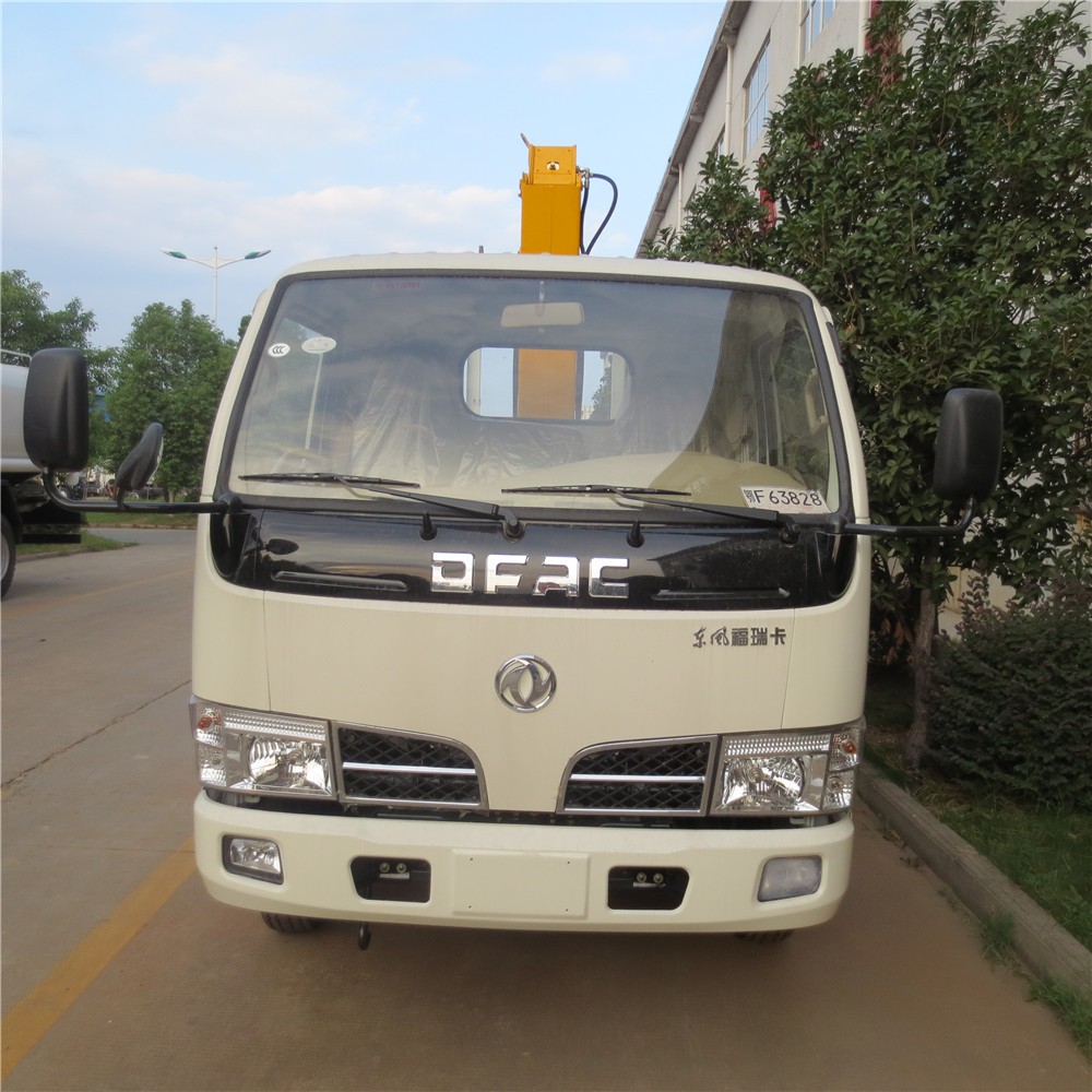 Dongfeng 2 Ton Crane Truck