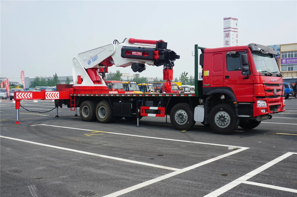HOWO truck crane 25 ton
