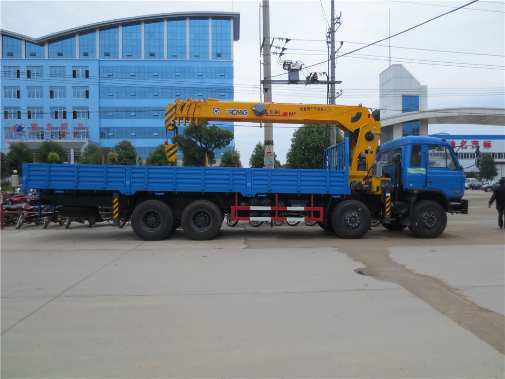 Китай 12-колесный погрузчик с 10-тонным краном, производитель
