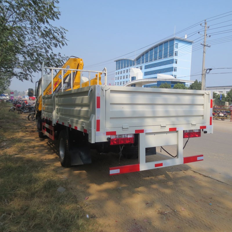 Dongfeng Truck Crane 5 Ton