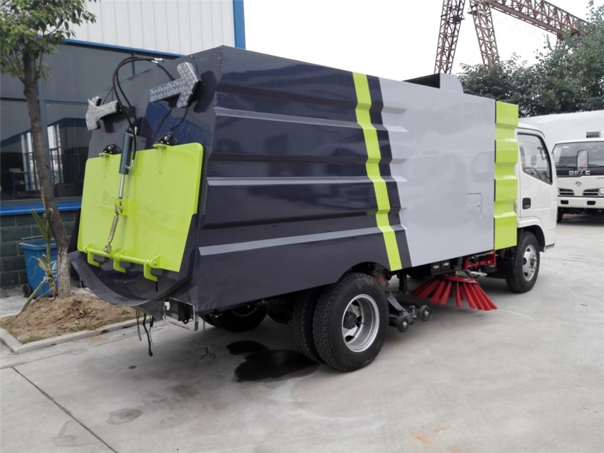 Китай Dongfeng 3-тонная вакуумная подметально-уборочная машина, производитель