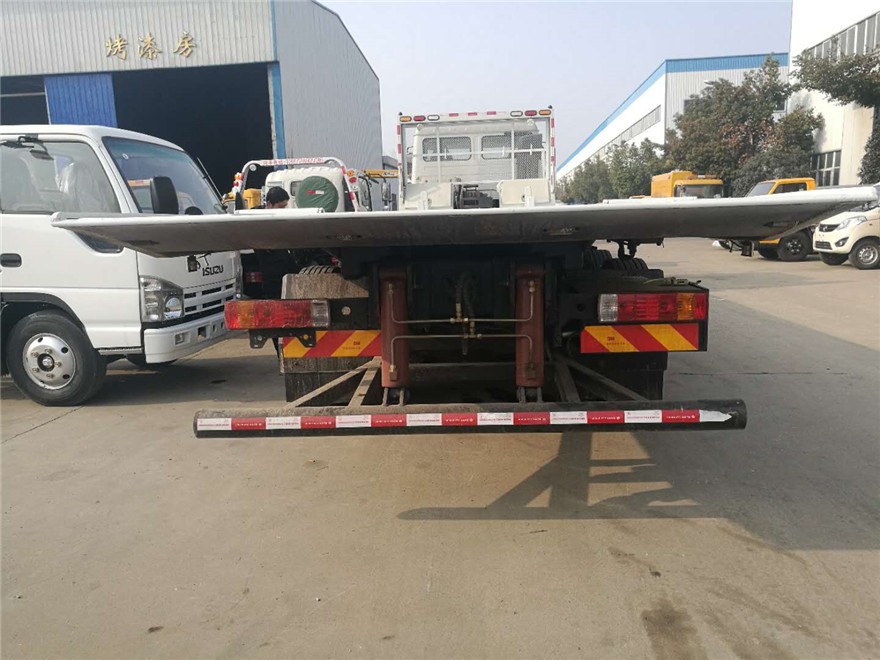 Китай 8 * 4 30-тонный эвакуатор с нижним подъемником, производитель