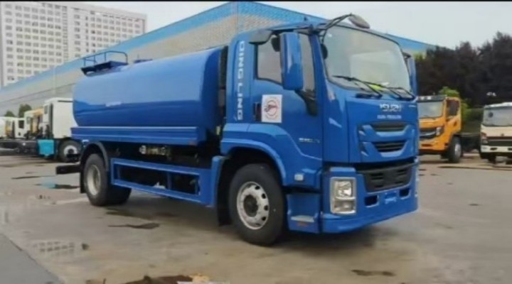 Trak air 15,000 liter ISUZU GIGA