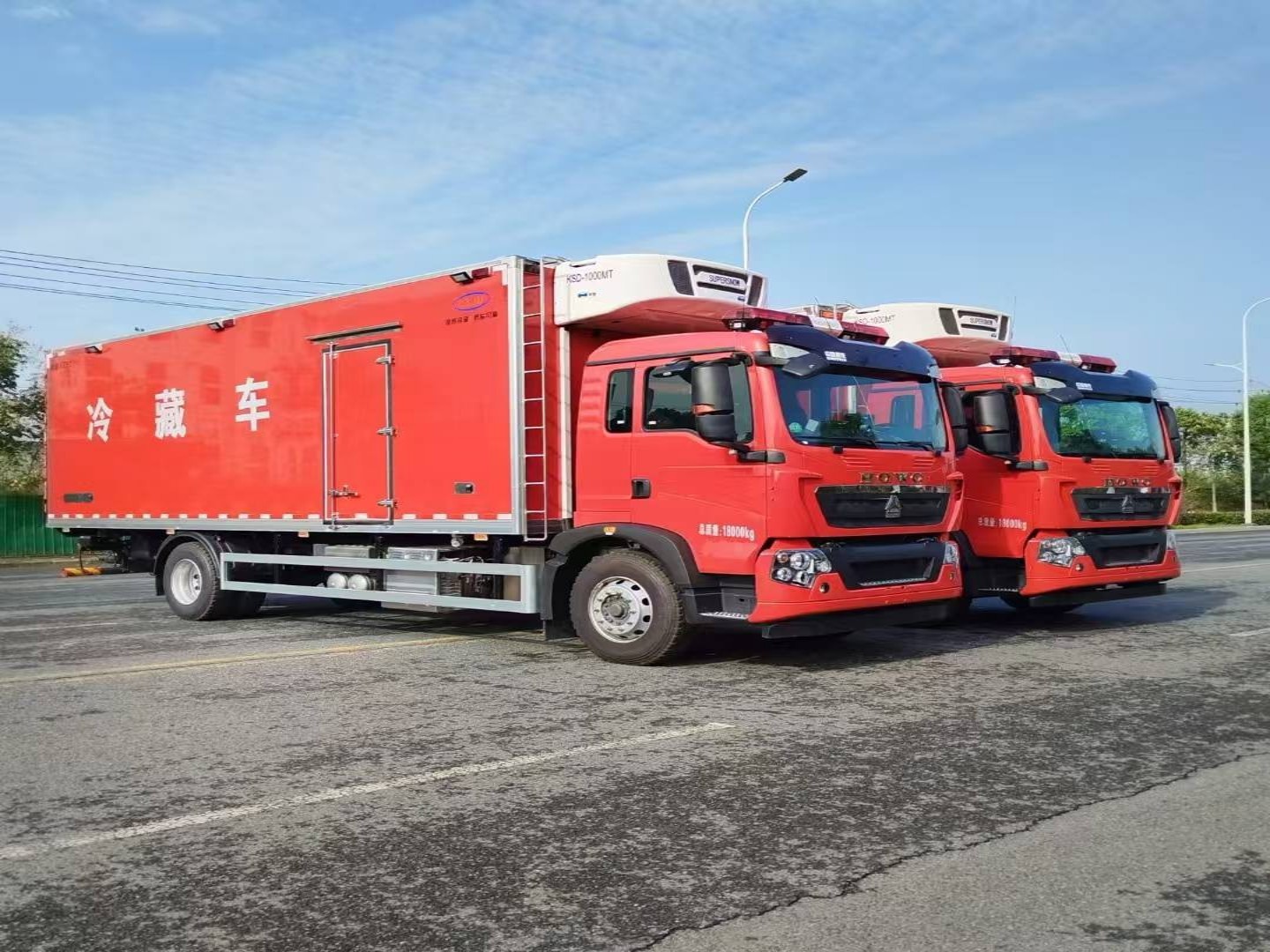 10-tons refrigerated truck