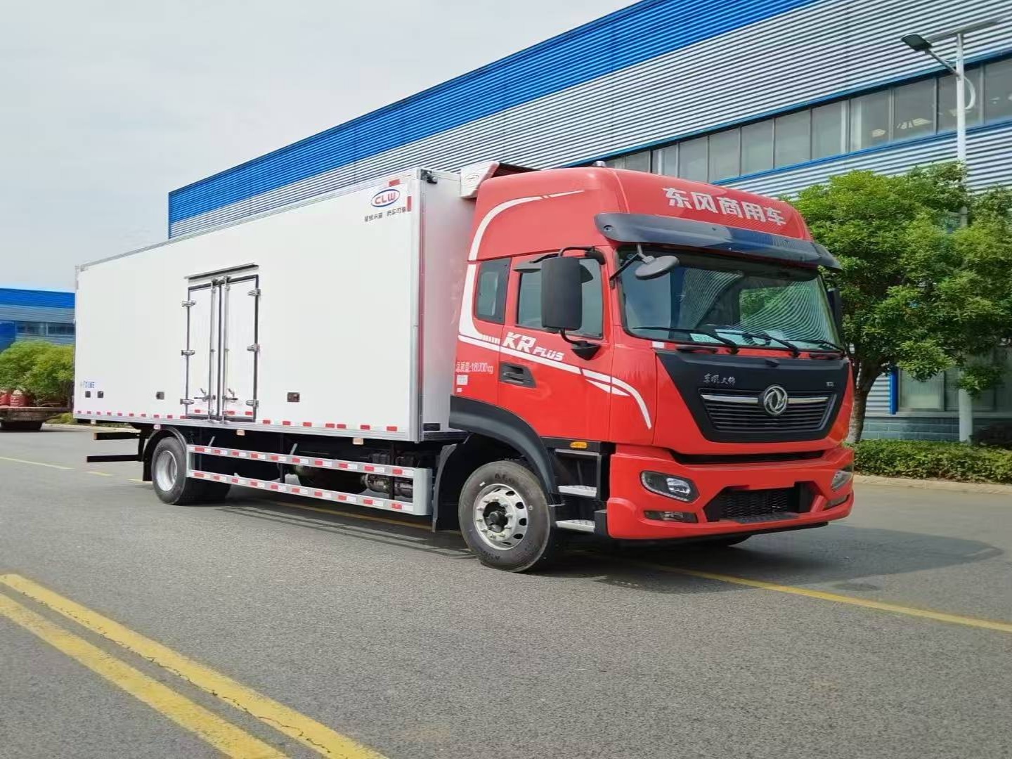 10-tons refrigerated truck