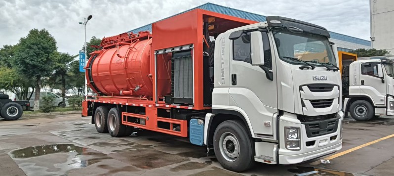 15000 liter vacuum sewage truck