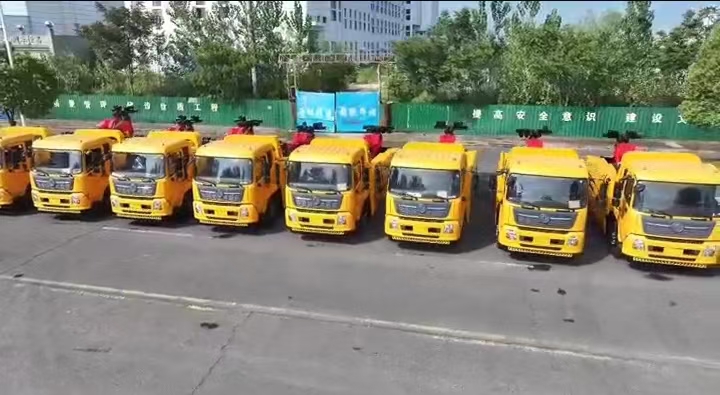 डोंगफेंग 4x2 एकीकृत टो और रिकवरी ट्रक