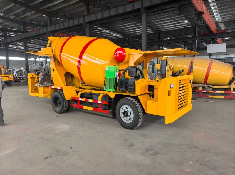 Mining concrete mixer truck
